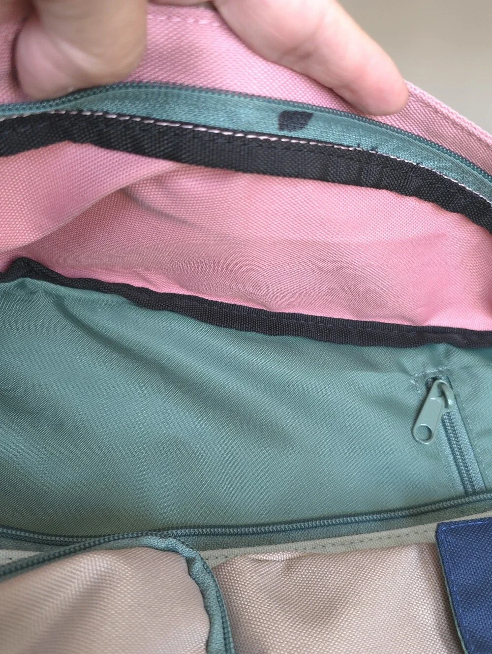 Kavu Pastel Colorblock 4 Rope Sling Bag - Pink, Mint, Cream, Beige